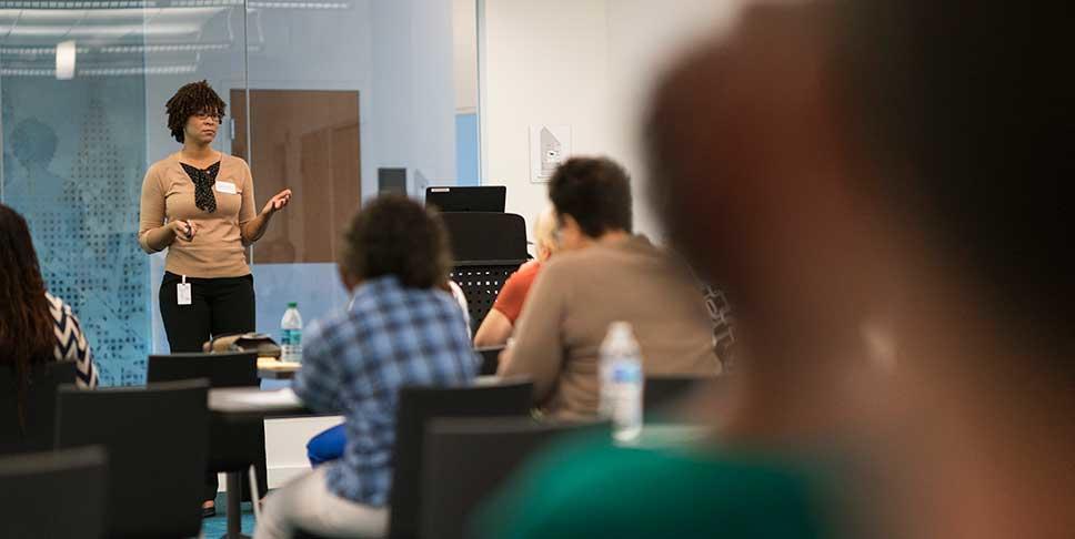 Michelle McMurray, MSW, the Foundation's vice president of Program and Community Engagement, leads a Small and Mighty information session for grant-seekers in Sept. 2016. At the session, potential applicants learned about deadlines, guidelines and the application process.